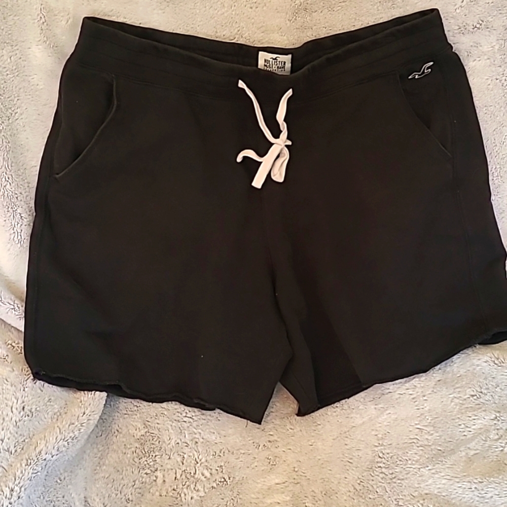 HOLLISTER must have Collection black shorts. Sz XL.  Gently used